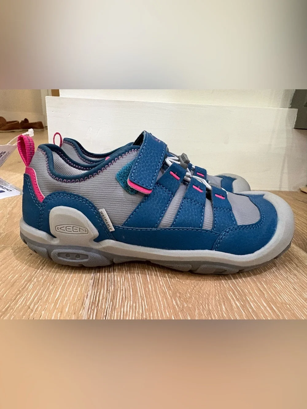 Keen Youth Knotch Hollow Sneakers Blue/Gray Round Toe Bungee Loop Size 3 NEW